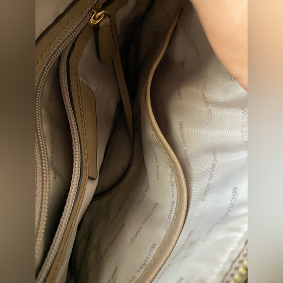 Michael Kors Forest Green Pebbled Leather Handbag - Picture 3 of 13